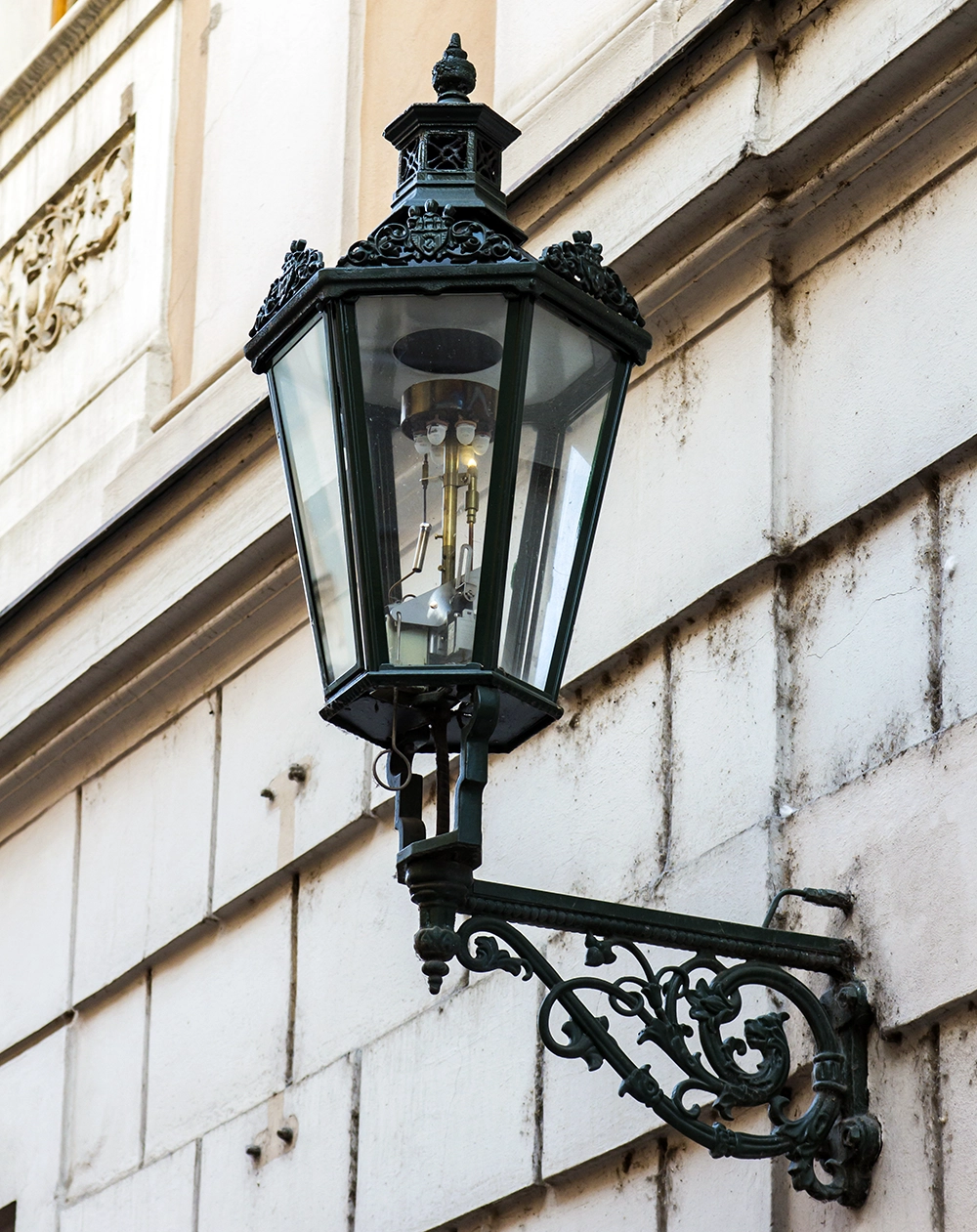 Gas Lantern Maintenance: Keeping New Orleans’ Iconic Lights Gleaming