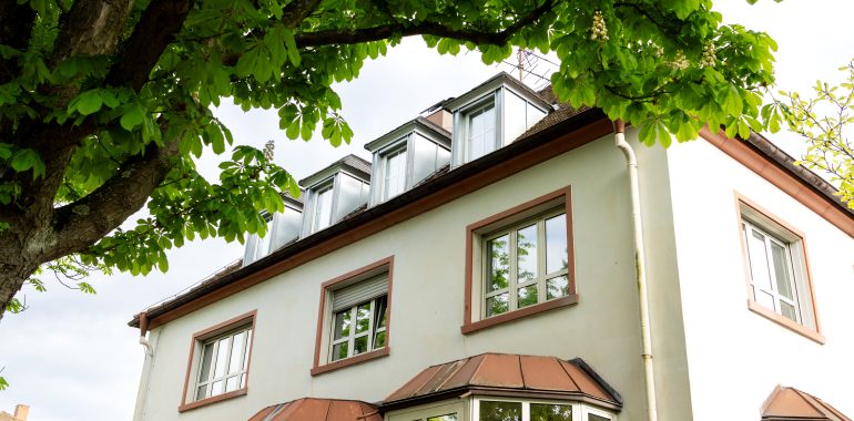 How to Clean Outside Windows You Can’t Reach