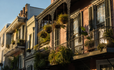 A Guide to Historic Home Window Cleaning in New Orleans